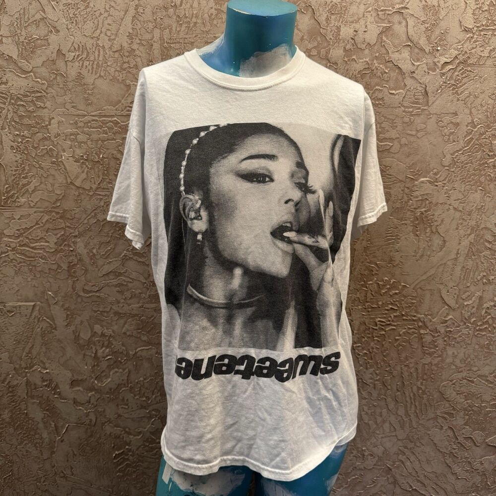 Ariana Grande Sweetener World Tour 2019 T-Shirt Large Thank U Next Concert Tee